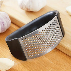 tainless Steel Garlic Press - Easy-to-Use Manual Mincer, Crusher & Peeler - Essential Kitchen Gadget for Effortless Garlic Prep