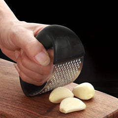 tainless Steel Garlic Press - Easy-to-Use Manual Mincer, Crusher & Peeler - Essential Kitchen Gadget for Effortless Garlic Prep